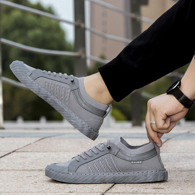 Men's shoes new breathable fly-woven men's sports shoes outdoor comfortable soft-soled wear-resistant casual shoes board shoes