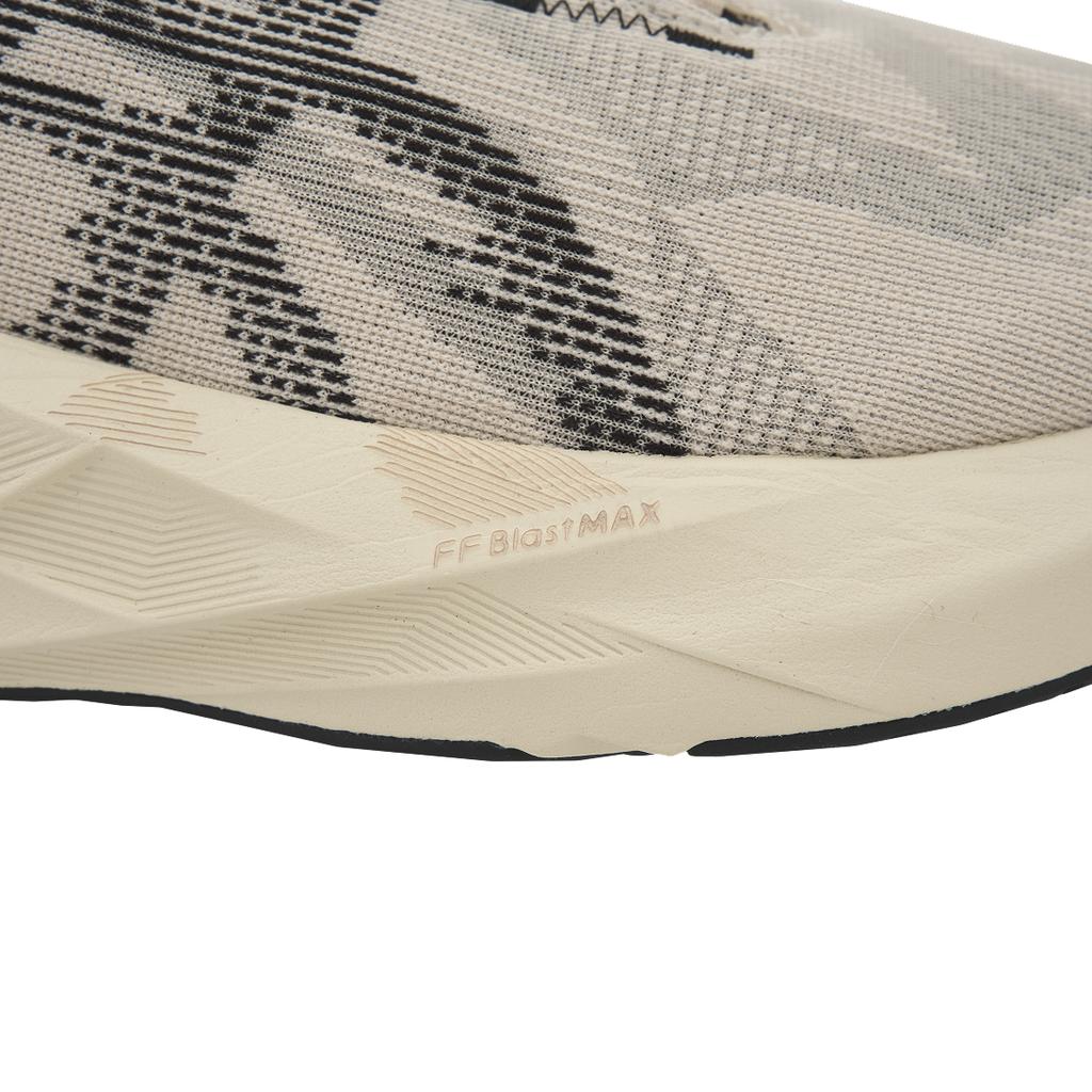 Asics Мужские кроссовки Novablast 5 Oatmeal Black Tan 1011B974-250