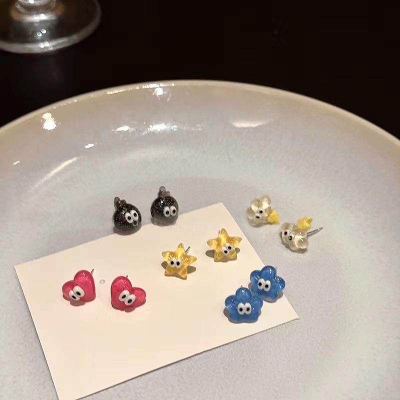 Серьги «Облако дофамина и звезда»: Детский набор из 5 предметов с милым дизайном в виде цветка любви — маленький и изысканный.