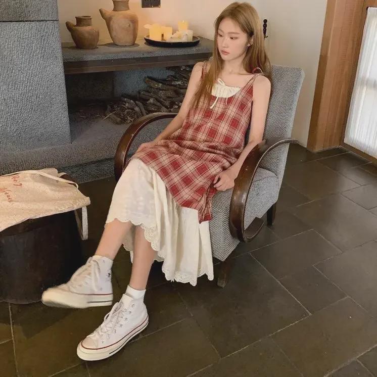 Платье-подтяжка в клетку с кружевной отделкой: Летний женский комплект из двух частей 2024 года