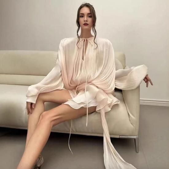 Женское мини-платье с оборками и V-образным вырезом, длинными рукавами, со шнуровкой и шортами, летнее плиссированное короткое платье