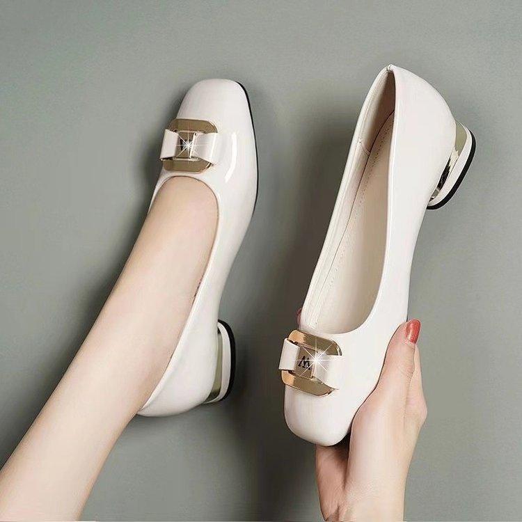 Soft sole shallow mouth square head single shoes 2025 spring and autumn new versatile comfortable non-slip fashion work small leather shoes