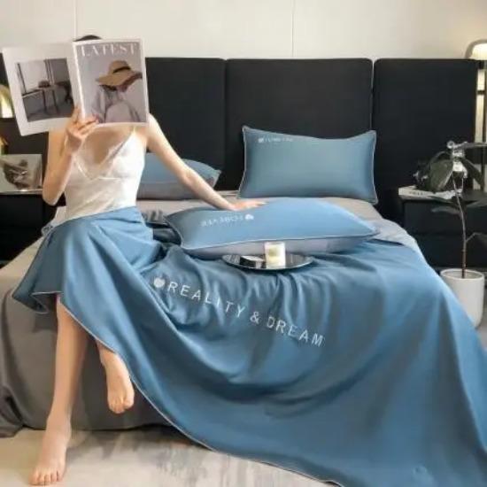 Double-piece and Feather Embroidered Summer Quilt Single Piece Tensile Soft and Comfortable Adult Air Conditioning Quilt
