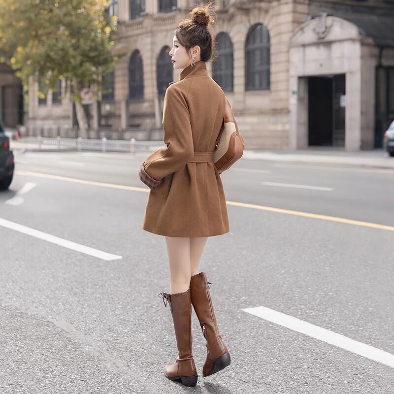 Женский контрастный клетчатый тренч с поясом