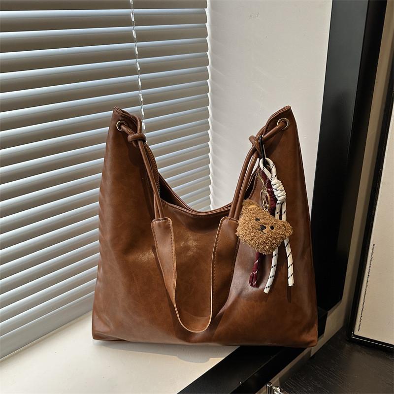 Large Tote Trendy Bag For Women With Minimalist Aesthetic And Convenient Phone Pocket