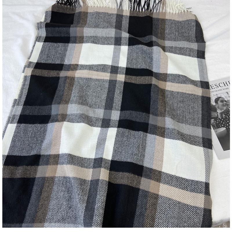 Plaid Scarf Women's New Autumn and Winter Fashion Imitation Cashmere Fringed Shawl Warm and Thickened Scarf Windproof, Warm & Decorative