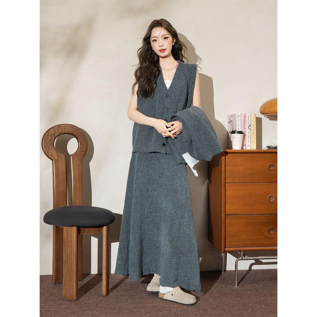 2025 Autumn and Winter New French Style Knitted Cardigan Vest Half Skirt Three Piece Set Casual Sweater Set