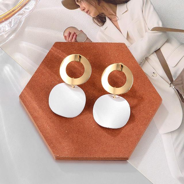 Женские серьги Акриловые серьги-подвески для женщин Геометрические серьги-кольца Большие висячие белые серьги Модные украшения