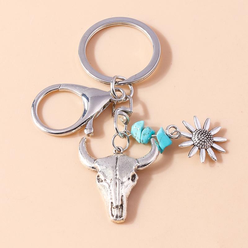 Retro Ethnic Bull Head Keychain Turquoise Key Ring Pendants for Women Girls Handbag Decor DIY Handmade Jewelry Gift