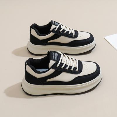 2025 весна маленькие белые туфли новая корейская версия женские студенческие туфли на платформе с увеличенным ростом спортивная обувь для сноуборда повседневная уличная съемка Q5616