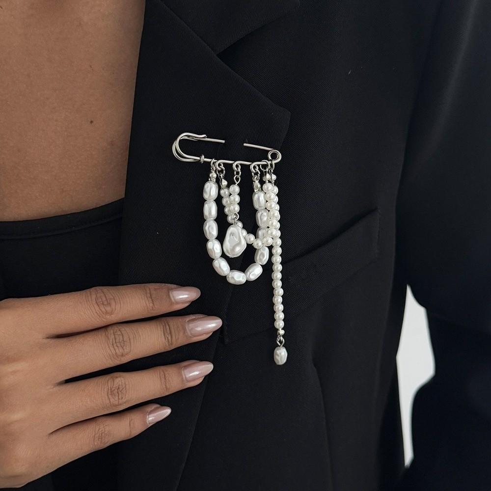 Creative Baroque Style Imitation Pearl Brooch Multi-Function Decorative Safety Pin Brooch Classic Suit Brooch Daily Wear