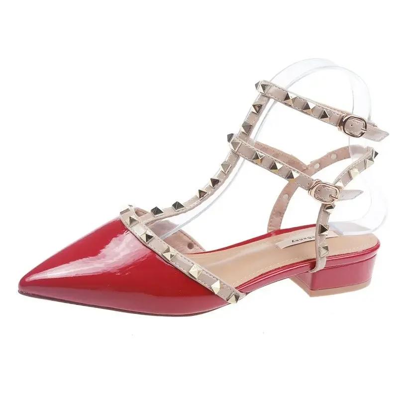 Новые летние туфли Baotou One Word Buckle с заклепками на высоком каблуке и заостренной головкой, модные одинарные туфли, все подходящие сексуальные сандалии для женщин