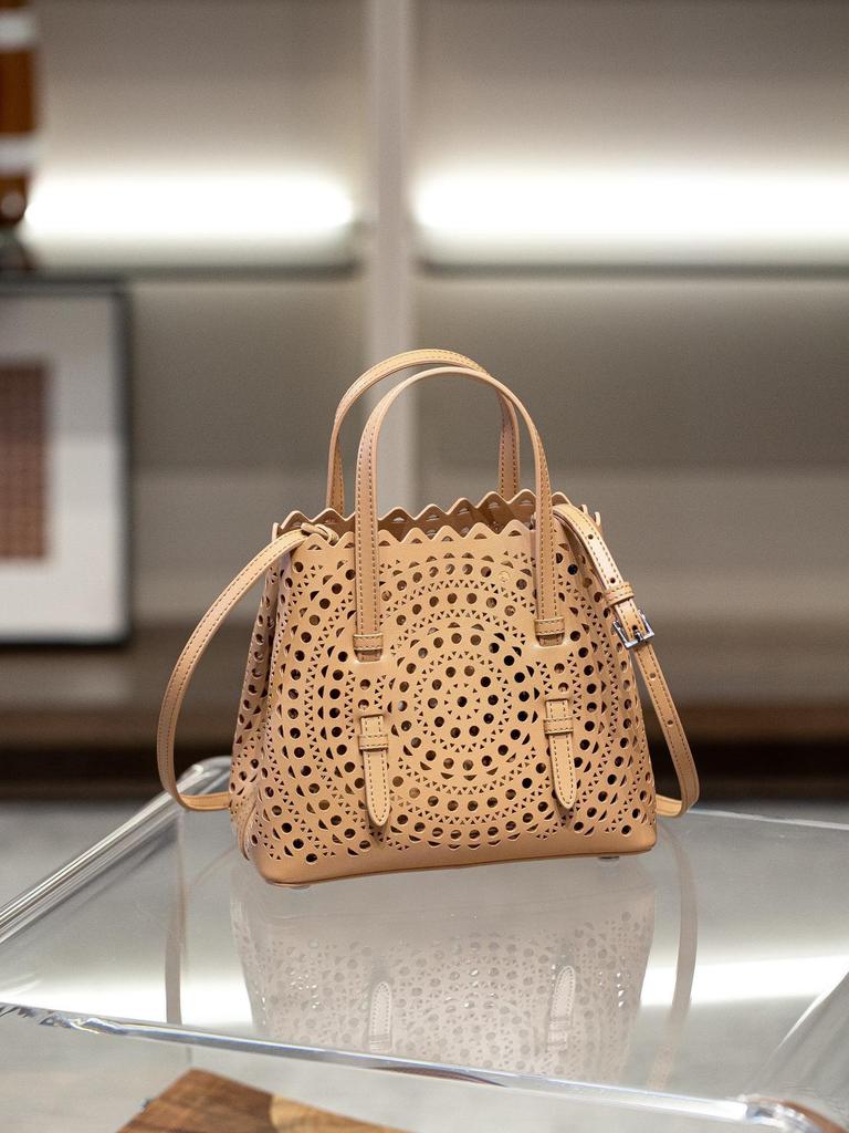 2024 Резная кожаная сумка-тоут: Mina женская сумка-мессенджер из коровьей кожи с одним плечом и полой корзиной