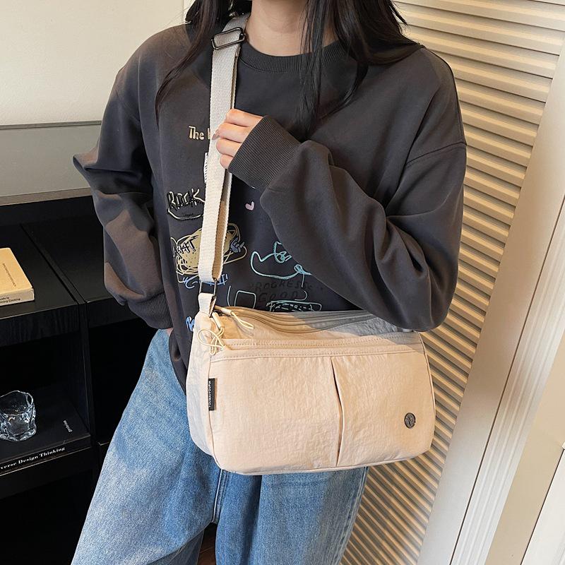 Женская спортивная минималистичная сумка кроссбоди 2025: Легкая, Вместительная, Универсальная наплечная сумка для поездок на работу или повседневного использования