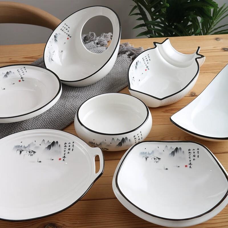 Керамическая неровная обеденная тарелка LocknLock Pure White