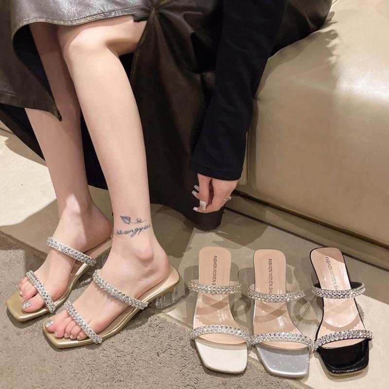 Женские роскошные тапочки с кристаллами, шлепанцы на каблуке, летние пляжные сандалии 2024 года, дизайнерские новые шлепанцы для ходьбы, женские сапатосы