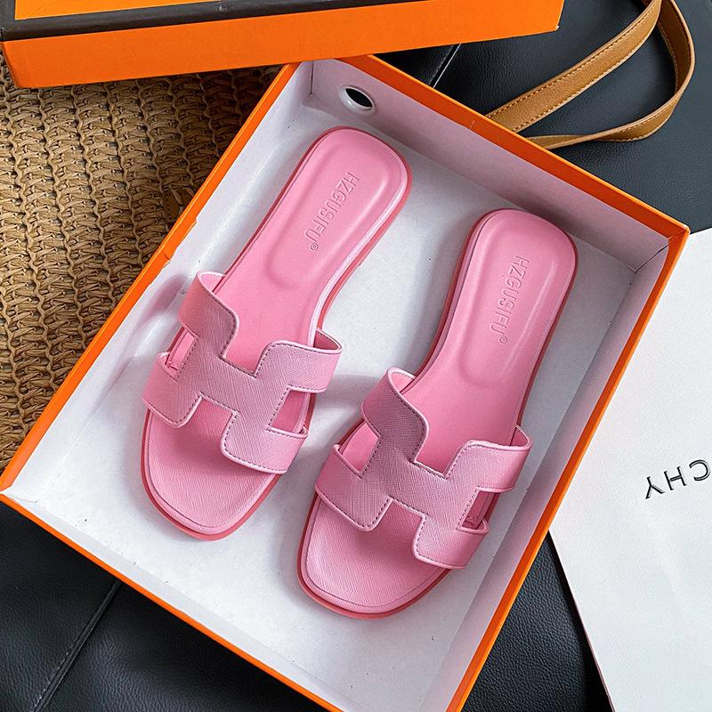 Женские шлепанцы Верхняя одежда Новая летняя мода Универсальные Сандалии на плоской подошве с ремешком-единичкой для пляжа и путешествий
