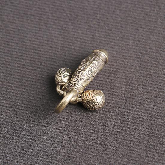 Брелок-подвеска Креативная форма Ретро-стиль Реалистичный вид Компактный размер Легко повесить Декоративная латунь Креативный мужской брелок-пенис Игрушечный рюкзак