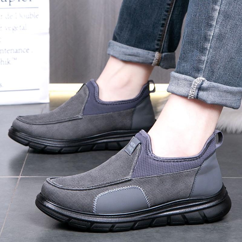 Winter New Men's Fleece Shoes Versatile Soft Soles Lightweight Non-slip Cloth Shoes Casual Thickened Warm Men's Cotton Shoes