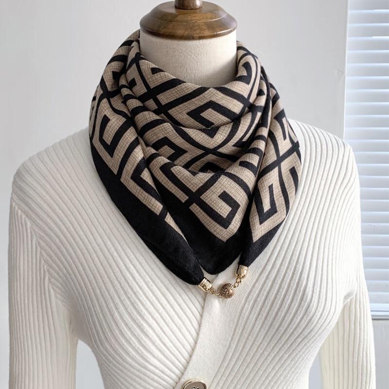 Women's Elegant 100% Cotton Scarf with Magnetic Closure