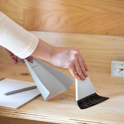 MUJI Tabletop Broom with Dustpan MA0DQA1A