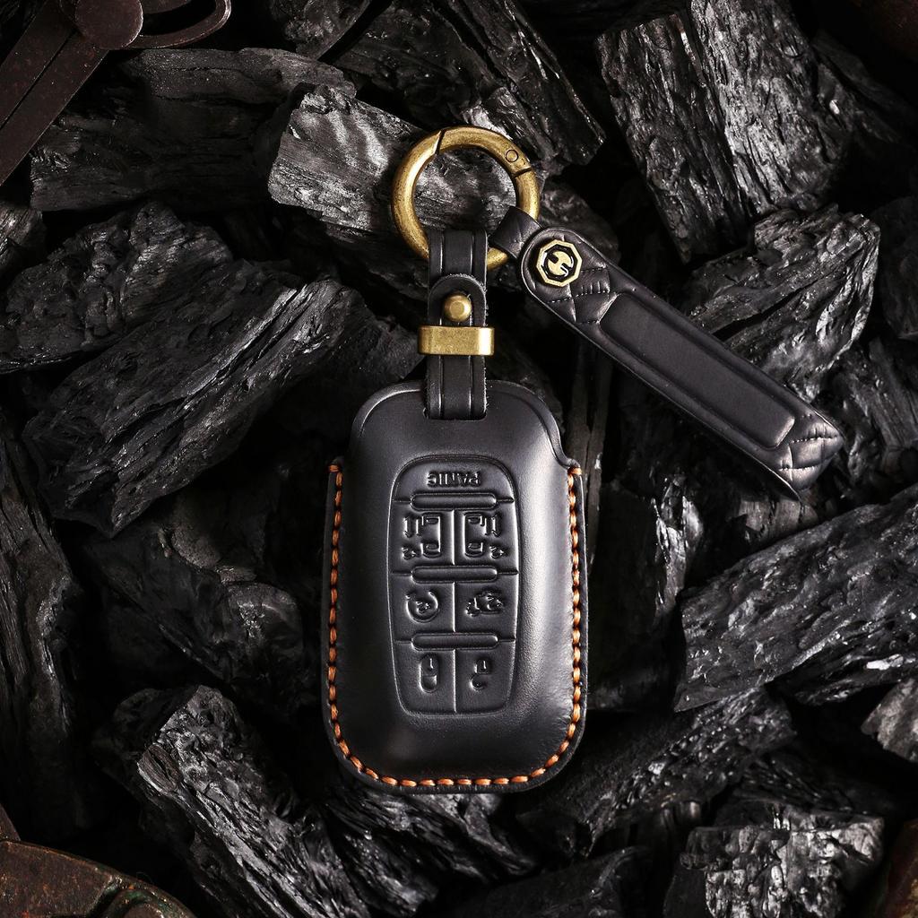 Genuine Leather Retro Key Cover for Chrysler 300C - Handmade Protective Shell with Buckle