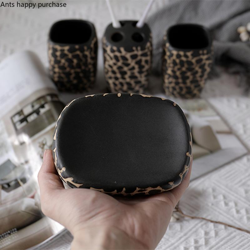 Керамический набор из пяти предметов для ванной комнаты с леопардовым принтом, принадлежности для мытья ванной, туалетные принадлежности, стакан для рта, держатель для зубных щеток, флакон для лосьона, мыльница