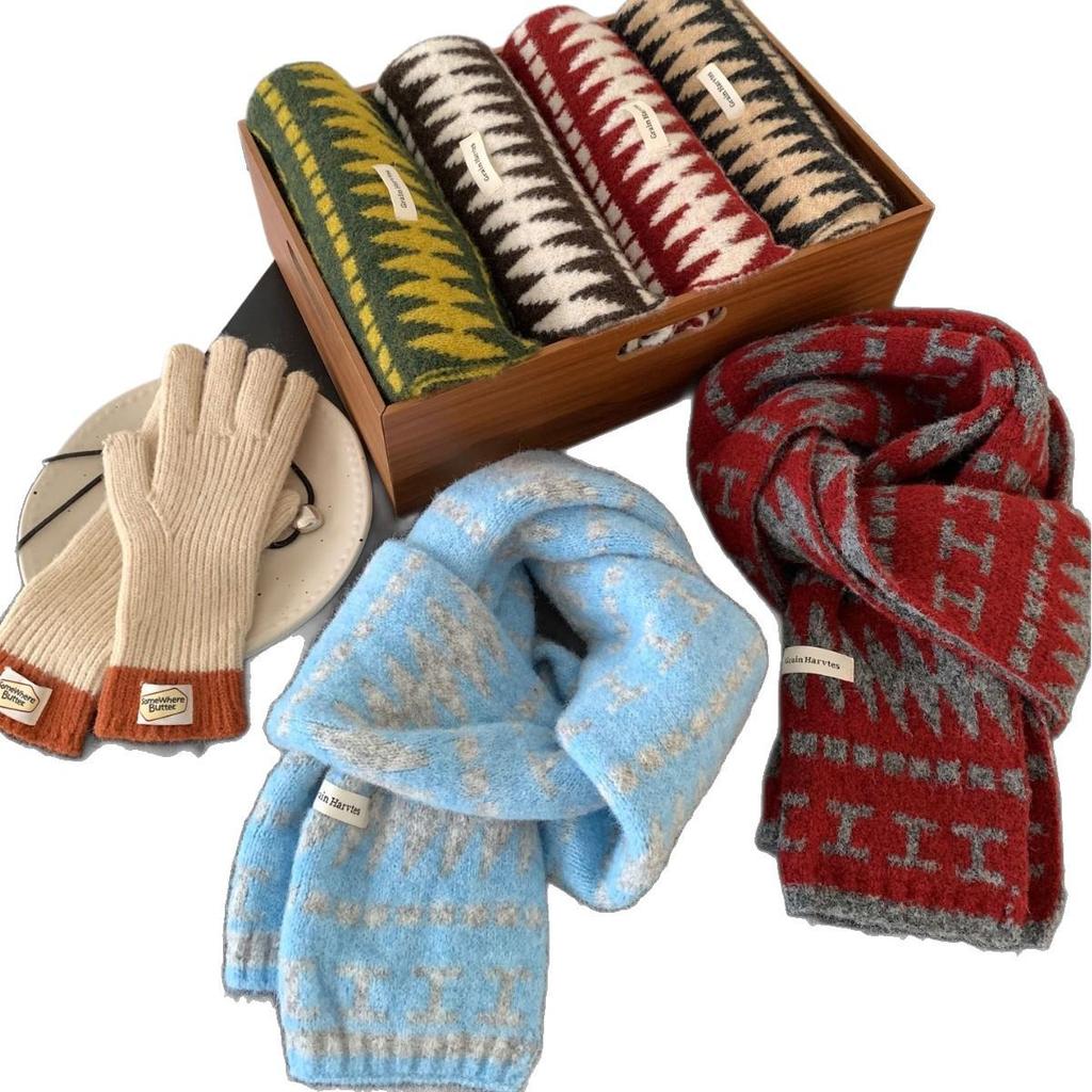 Fair Isle Wool-Blend Knitted Christmas Scarf for Men & Women - Warm, Cold-Proof, High-End Snood for Autumn/Winter