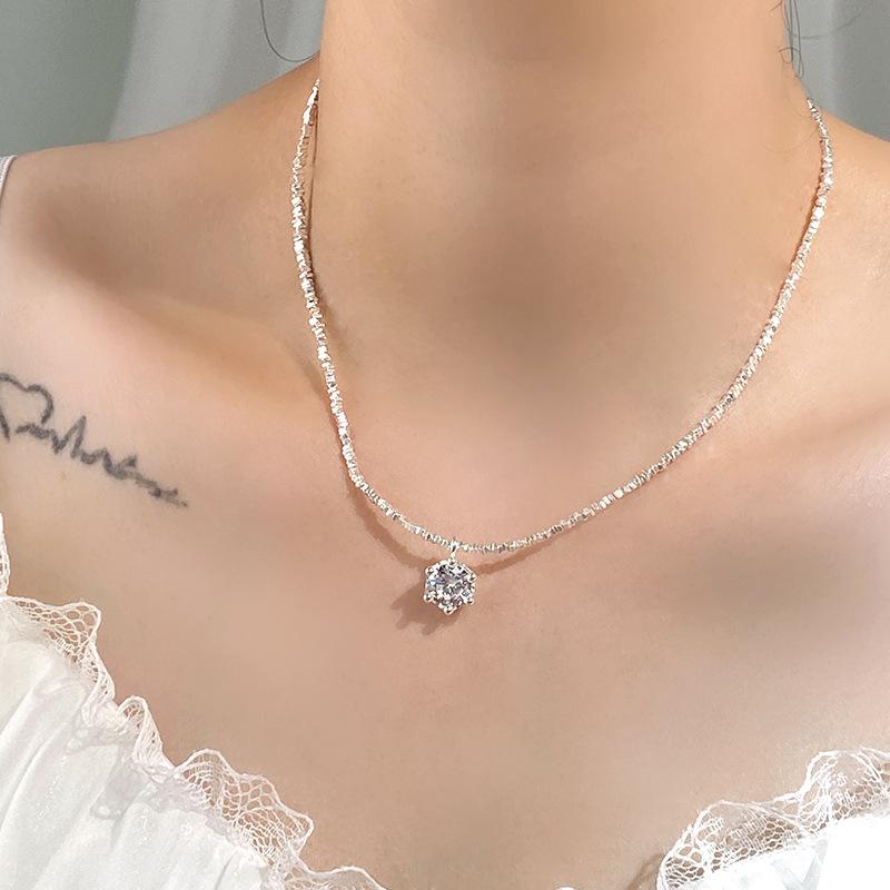 Broken Pieces, Two Grandmothers, Green Diamond College, French Retro Court Style, White Diamond Cerve Keybone Chain, Temperament