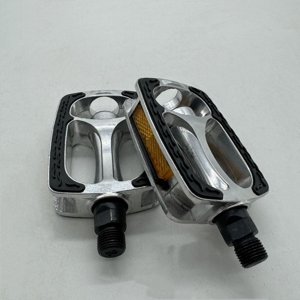 Retro Aluminum Alloy Bicycle Pedals Safety Non-Slip Bike Pedals Durable Reflective Strips Road Bike Pedals Outdoor Sports
