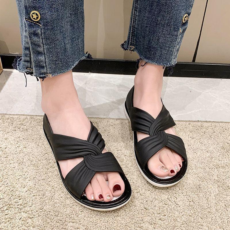 Fashion Versatile Non-slip Sandals 2025 New Outer Wear Summer Niche Soft-soled Beach Flat-bottomed Women's Cool Slippers