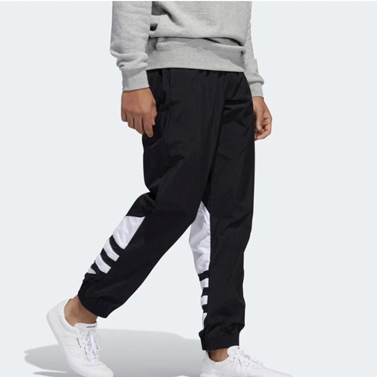 adidas Спортивные брюки Originals с большим трилистником, большим логотипом и манжетами по краю, мужские брюки черного цвета FM9896