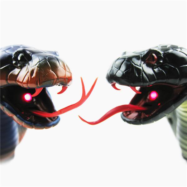 Electric Infrared Remote Control Cobra Tongue Retractable Simulation Rattlesnake Remote Control