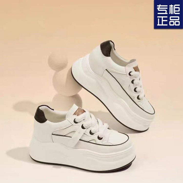 Muffin Internet знаменитость универсальные женские туфли 2025 весна и осень новые спортивные туфли для отдыха на толстой подошве с усилением из мягкой кожи белые туфли