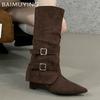 Замшевые женские высокие сапоги с острым носком, модные новые туфли на среднем каблуке 2025 года, дизайнерские сапоги средней длины для зимы в готическом стиле Botas De Mujer