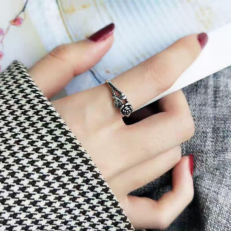 Retro Thai Silver Rose Ring: Elegant, Minimalist Design with European and American Luxury Style