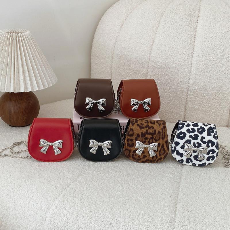 Trendy Mini Shoulder Bag For Kids With Stylish Leopard Print And Elegant Bow Design