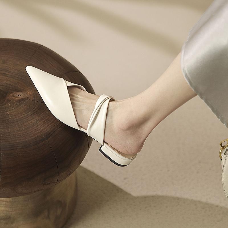 Мода 2025 Новые Сексуальные Туфли Плоские Шлепанцы Острый Носок Женские Тапочки и Женские Сандалии Высокое Качество Дизайнерские Роскошные Шикарные Элегантные на