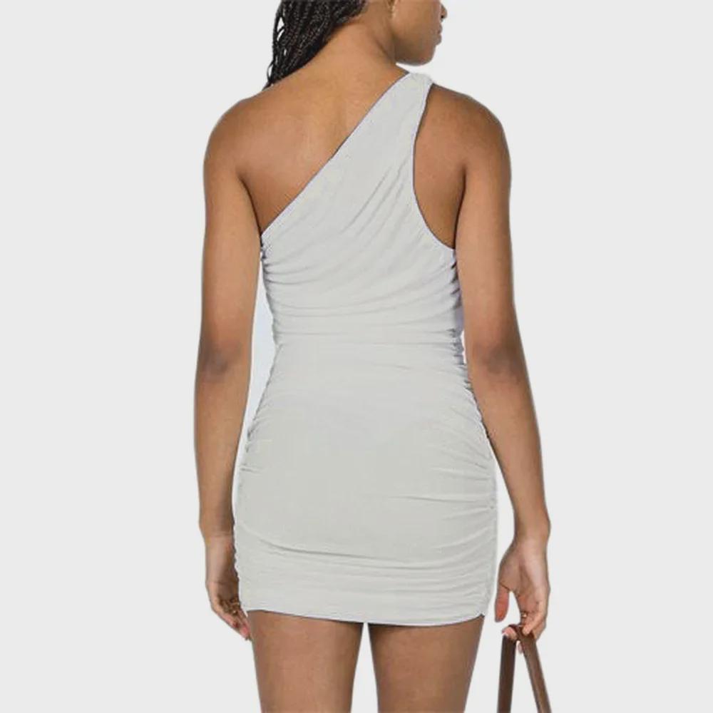 Летнее европейско-американское однотонное плиссированное платье с открытыми плечами 2022 года