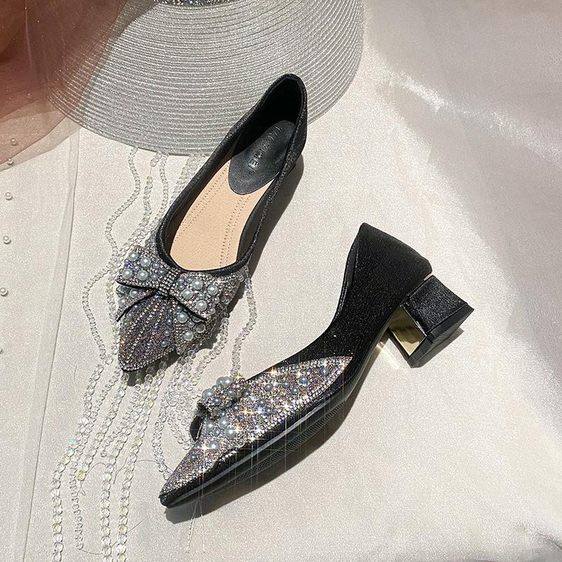 Остроносые туфли-лодочки женские 2025 новые толстый каблук мелкий вырез стразы жемчужный бант темперамент женская обувь четыре сезона мягкая подошва удобные