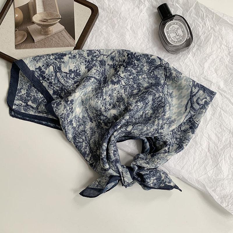 70 Double-sided Silk Scarf, Small Square Scarf, Scarf, White Rose Linen Silk Scarf, New High-end Scarf, Shawl Cover.