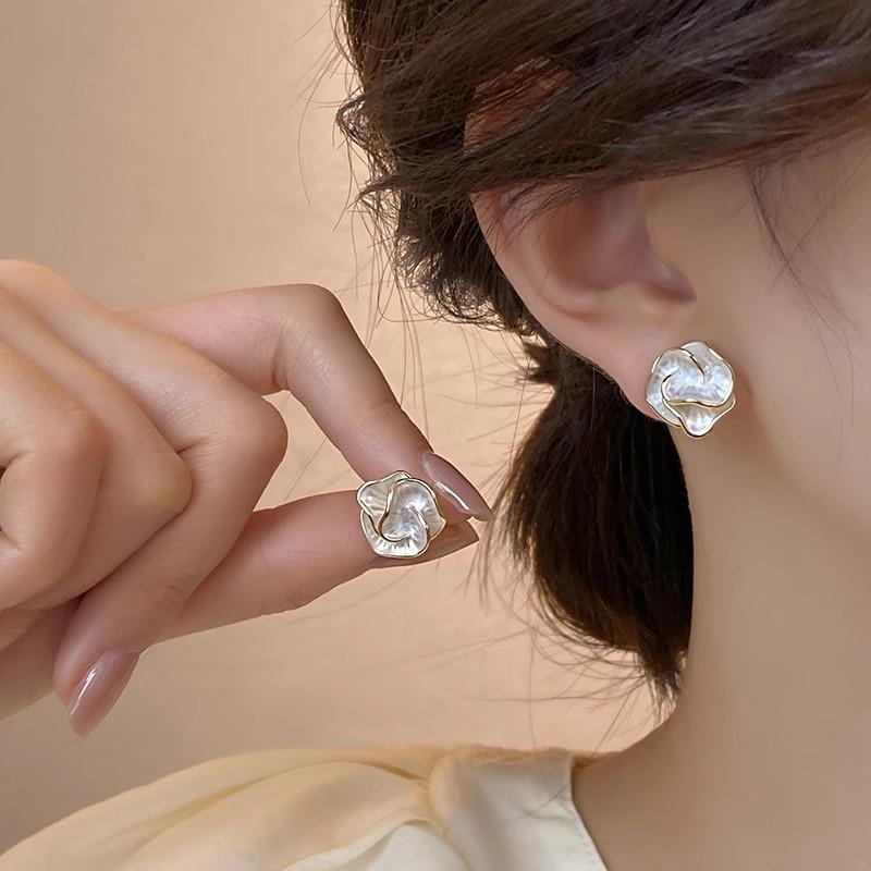 Popular Pearl Butterfly Earrings Women's Premium Sense Niche Light Luxury Silver Needle Earrings Ear Jewelry