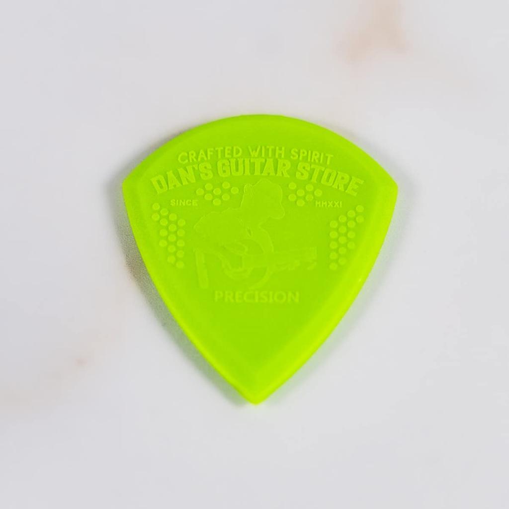 Guitar Store Precision Guitar Pick Mini Этот медиатор с 10 двойными фасками и дополнительным захватом идеально подходит для быстрых песен и скоростной игры, требующей особого внимания.