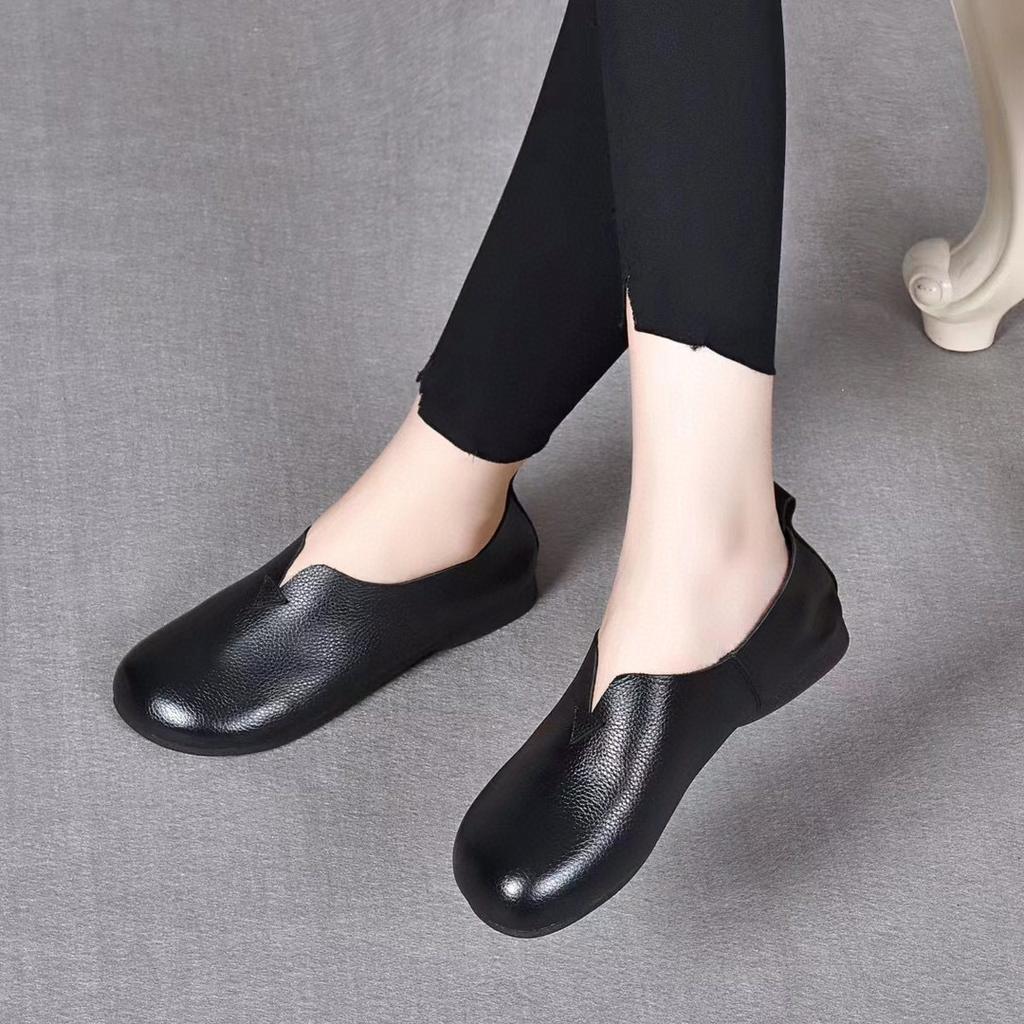Women's Autumn New Round Head Flat Shoes Soft Sole Soft Surface Comfortable Single Shoes First Layer Cowhide Four Seasons Shoes