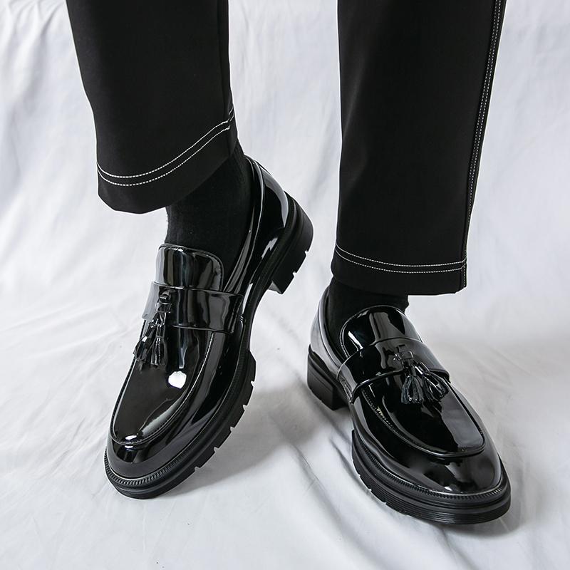 Fashion Autumn Winter New Green Patent Leather Glossy Finish Tassel Leather Casual Slip On Non-slip Men's Fashionable Men's Loafer Shoes