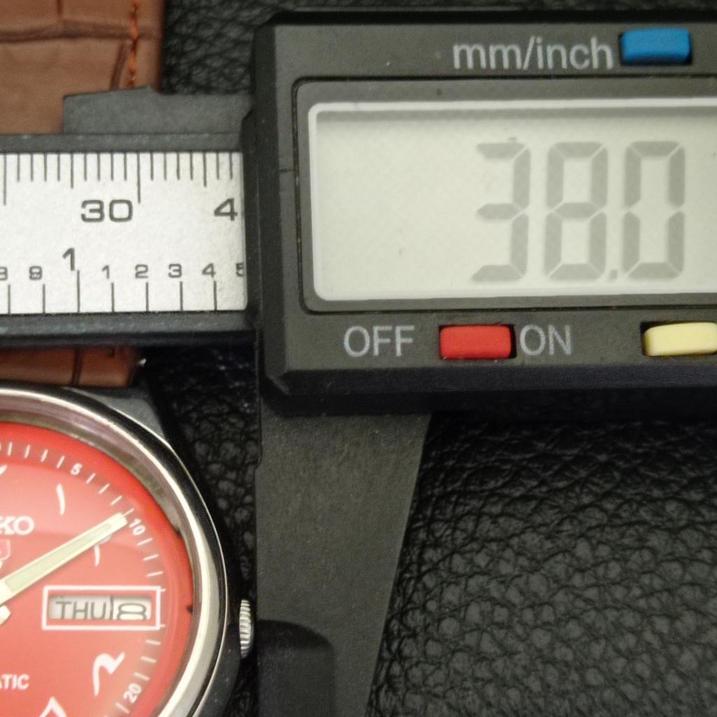 Seiko 5 AUTOMATIC 6309A VINTAGE JAPAN MENS ARABIC RED COLOR DIAL WATCH A701419-5 R206b-a701419