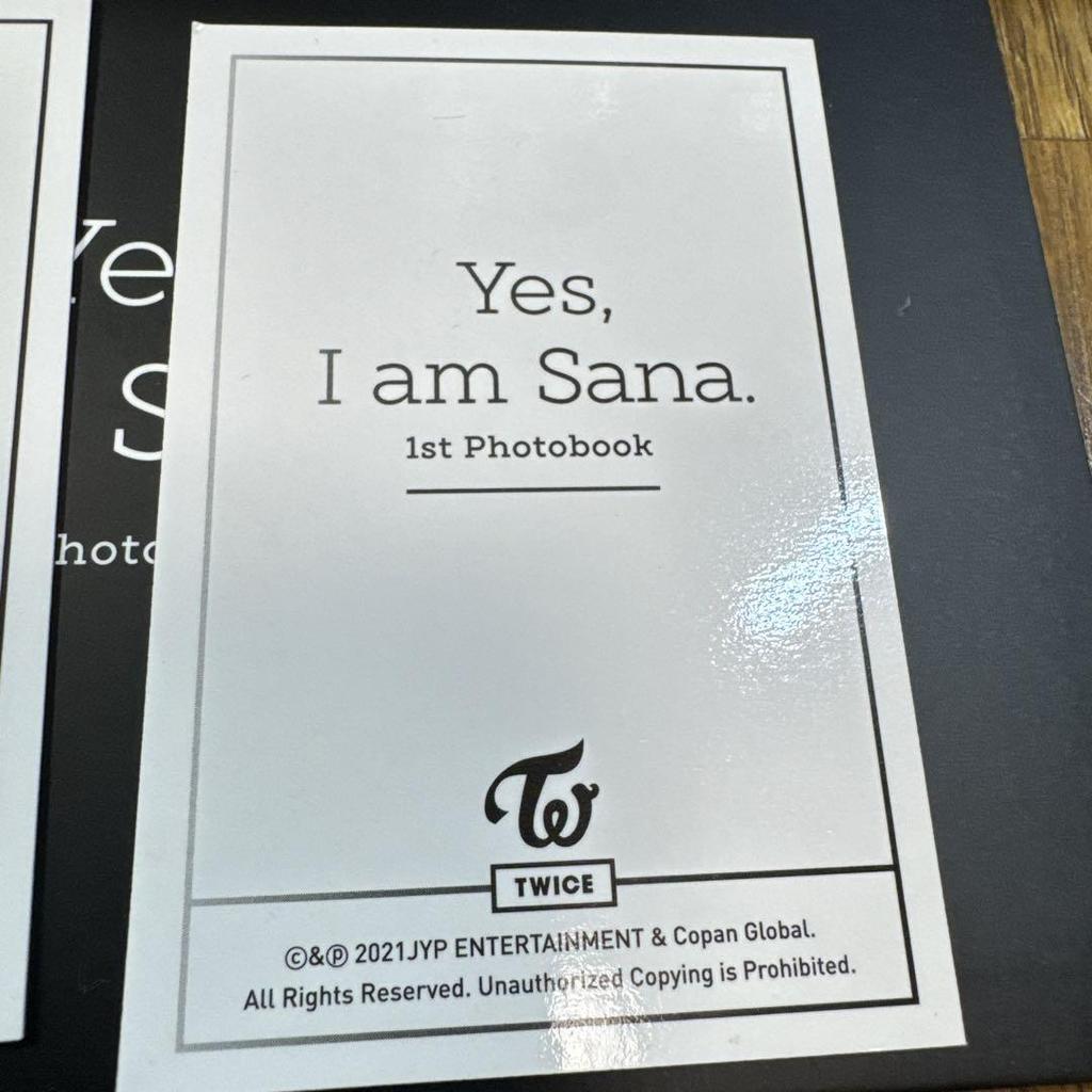 [Б/У] TWICE SANA Сана Делюкс Фотобук "Yes, I am Sana" с Торговой Картой