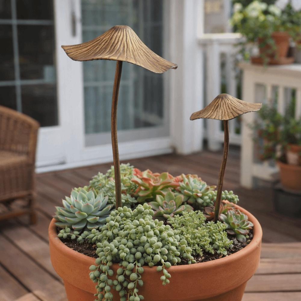 2PCS Handmade Mushroom Garden Stake Retro Style Garden Landscape Statue  Lawn Decoration