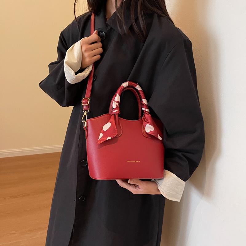 IELGY Women's Red Wedding Bag Diagonally Across the Bucket Handbag