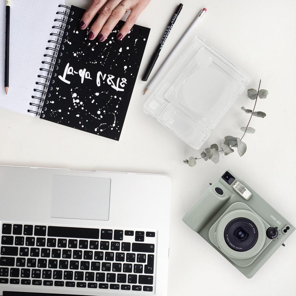 VOVMOEYA Clear Protective Cover for Fuji FUJIFILM Instax Wide 400 Instant Compatible with Instax Wide 400 Instax Wide400 Transparent Case Lightweight